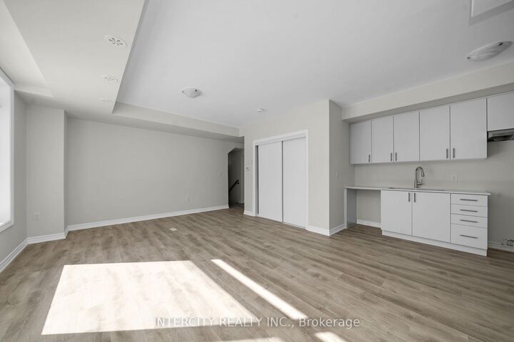 Property Photo: 11 Vibrant Way 40F ON L7C 1Z9