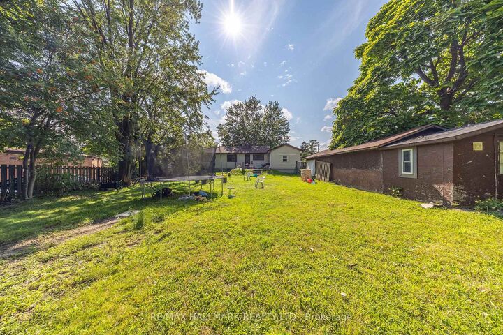 Property Photo: 1911 Glenview Road ON L1V 1W9