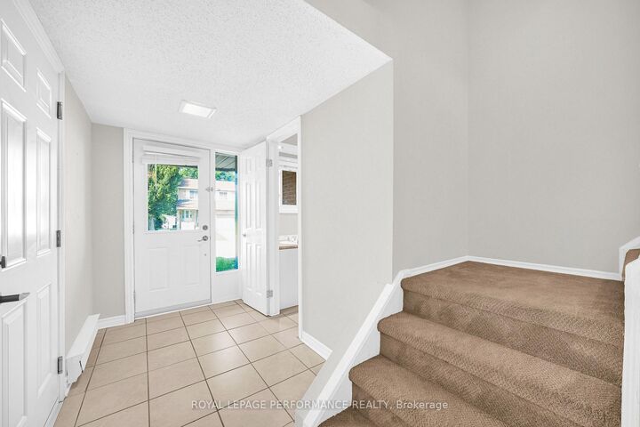 Property Photo:  6966 Bois Avenue  ON K1C 5L5 