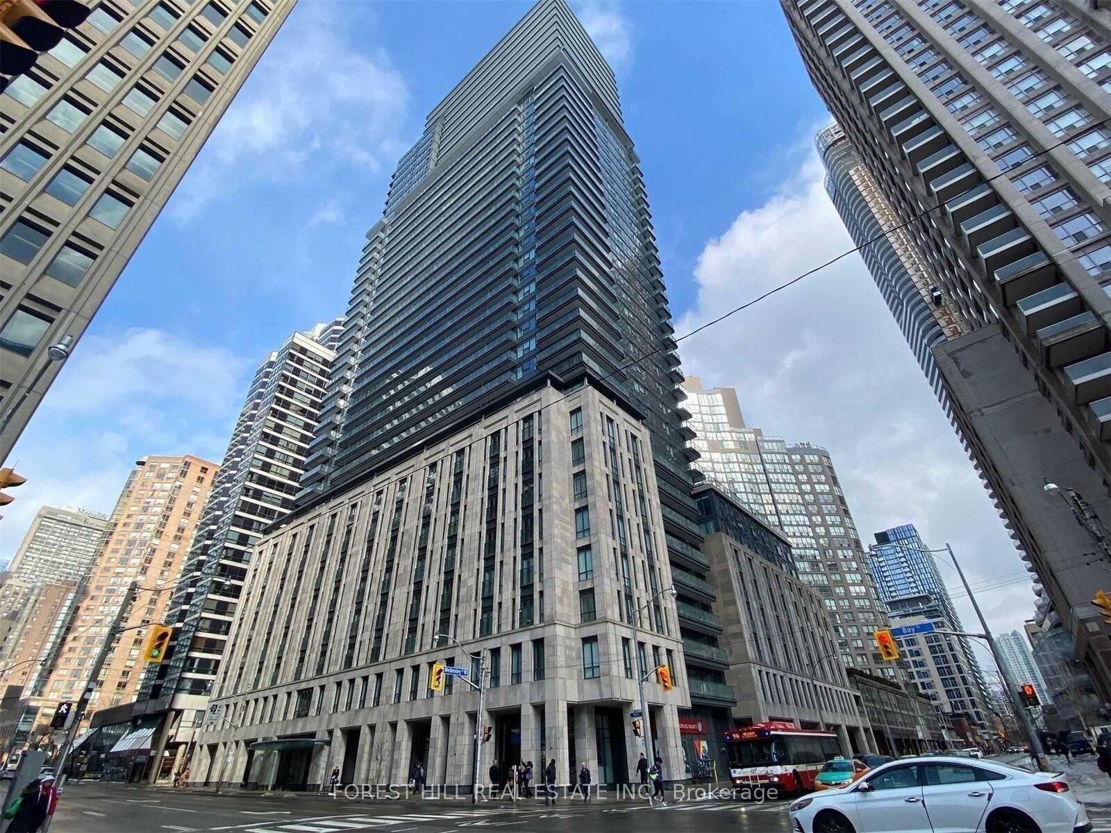 Property Photo: 955 Bay Street 807 ON M5S 2A2