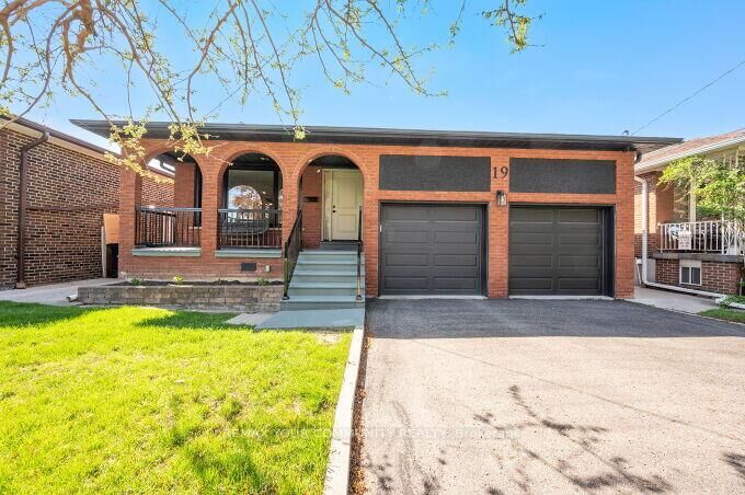 19 Hamer Boulevard — photo 1