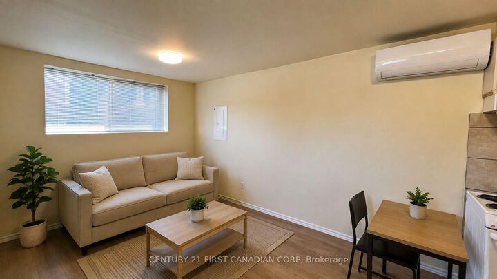 Property Photo:  780 Little Hill Street 3  ON N5Z 1M9 