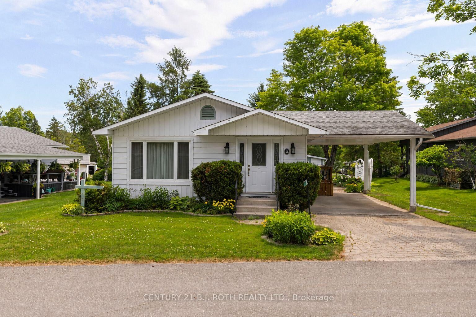 Property Photo: 19 Maple Crescent ON L0L 1T0