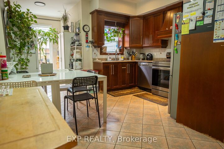 Property Photo: 971 Lansdowne Avenue ON M6H 3Z5