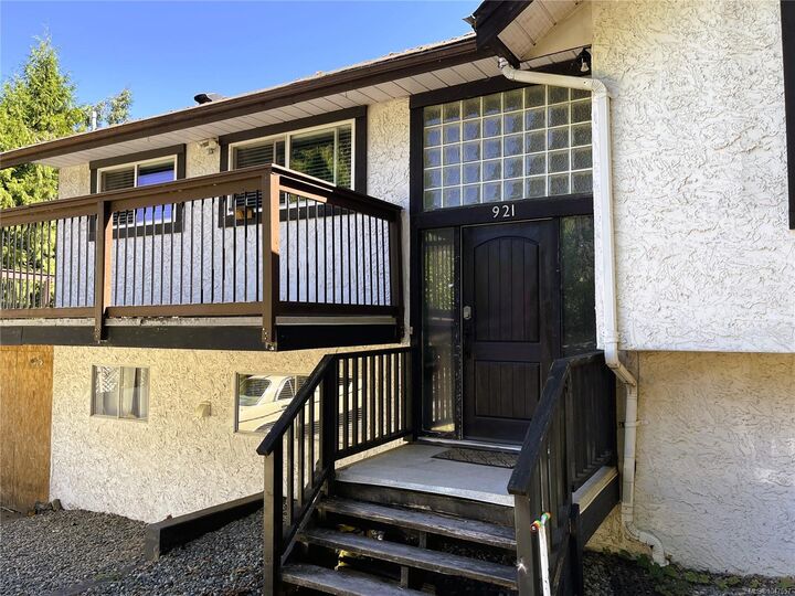 Property Photo: 921 Coburn Pl BC V9G 1N8