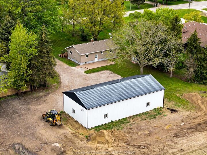 Property Photo: 864 McNaughton Avenue East ON N7L 0E4
