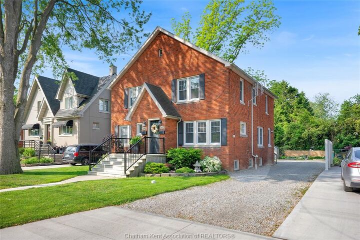 210-212 Elizabeth Street — photo 1