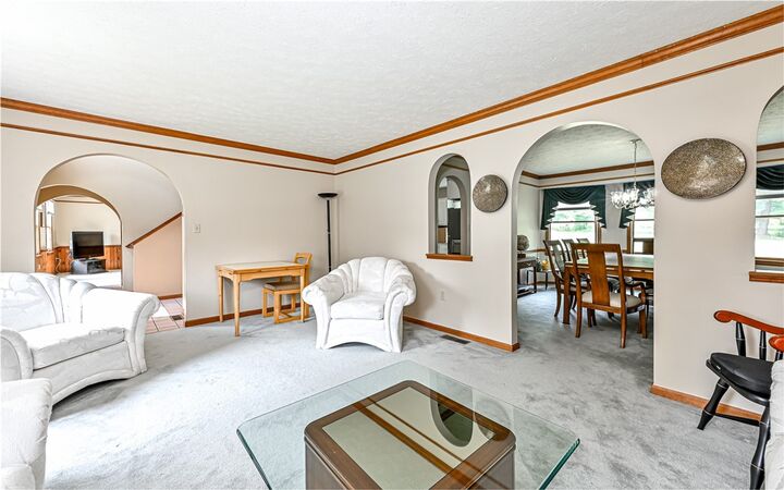 Property Photo: 4847 Shamrogue Ct PA 15101