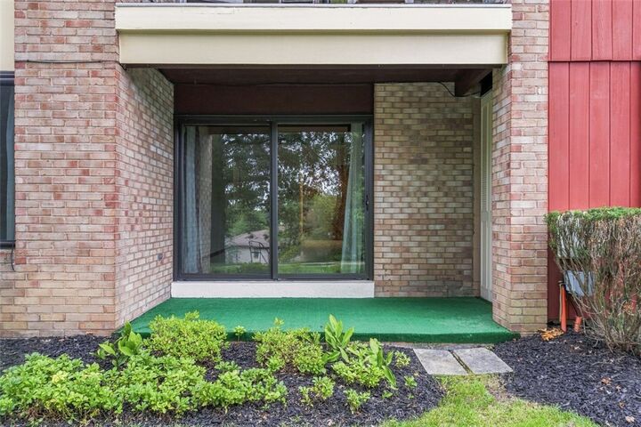 Property Photo: 450 Abbeyville Rd B PA 15228
