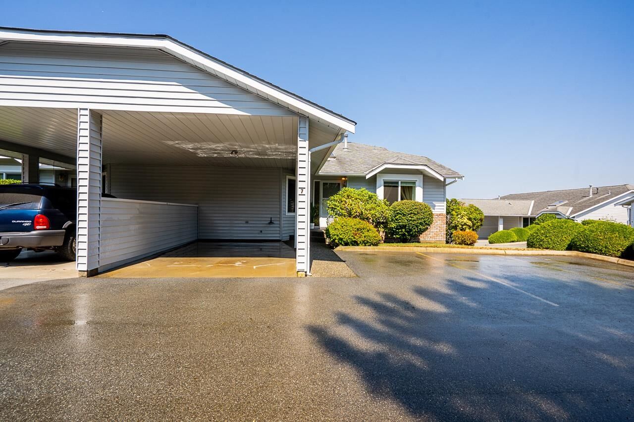 Property Photo: 2989 Trafalgar Street 7 BC V2S 7X9