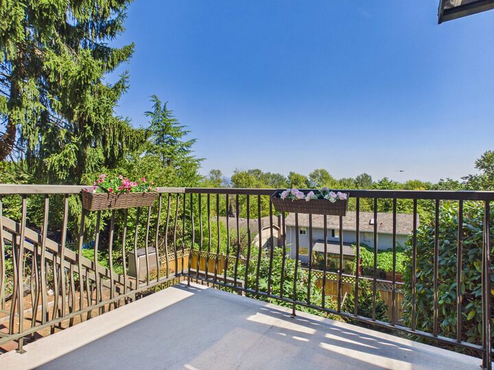 487 Alouette Drive — photo 1