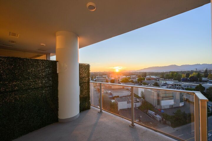 Property Photo: 1788 Gilmore Avenue 1207 BC V5C 0L5