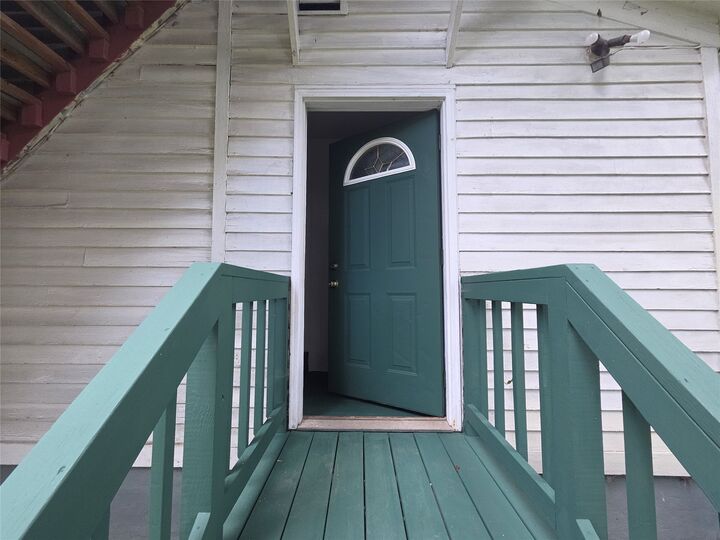 Property Photo:  10 Gaylord Street 2  NY 13904 