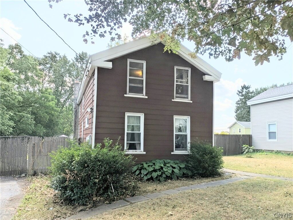 Property Photo:  602 Cypress Street  NY 13088 