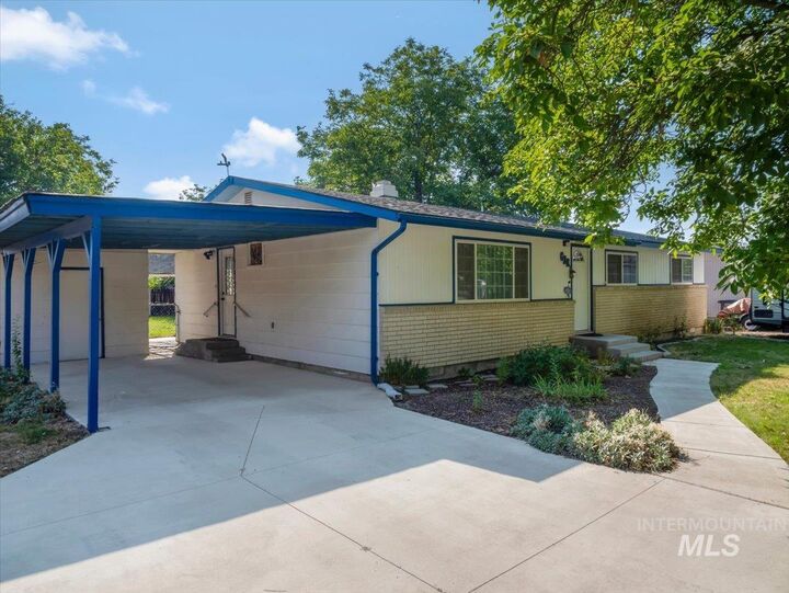Property Photo: 638 Meadow Dr ID 83617