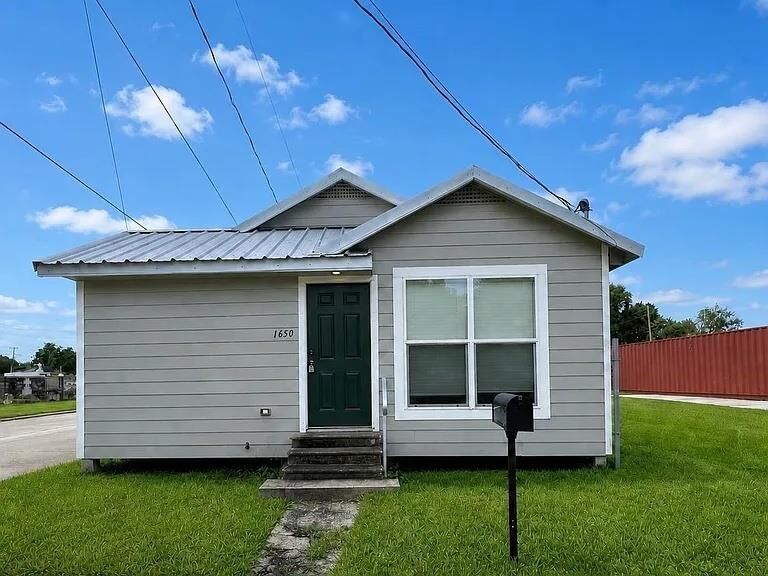 Property Photo: 1650 Buron LA 70364