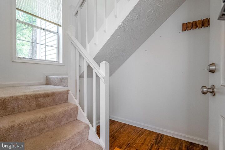 Property Photo: 7660 Willow Point Drive VA 22042