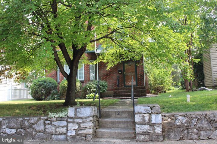 Property Photo: 121 N Tennesse Avenue WV 25401