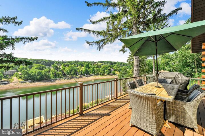 Property Photo:  1506 Wynonah Drive  PA 17922 