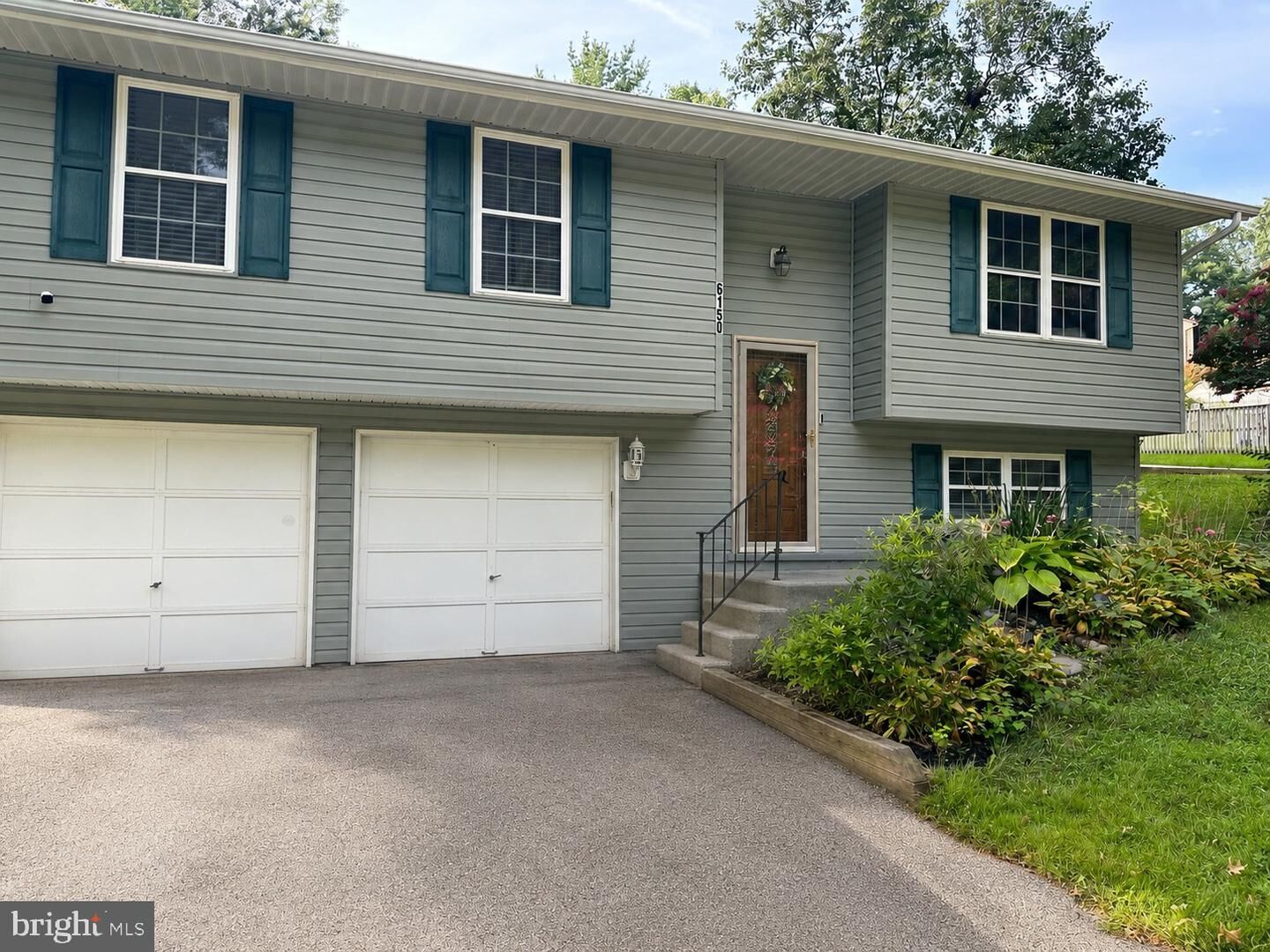 Property Photo:  6150 Fairbourne Court  MD 21076 