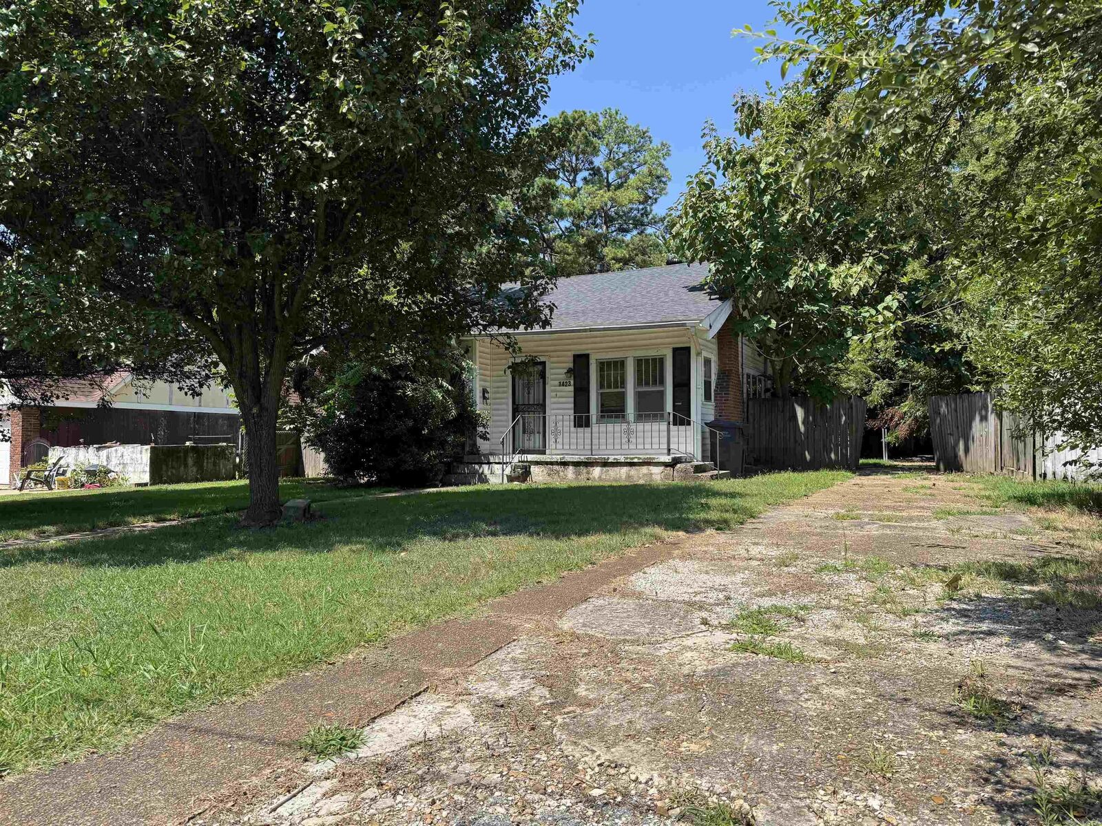 Property Photo: 1423 S Haven Street AR 72401