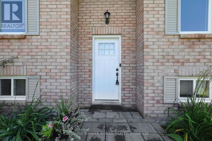 Property Photo: 8 McCarthy Crescent ON L0M 1B3