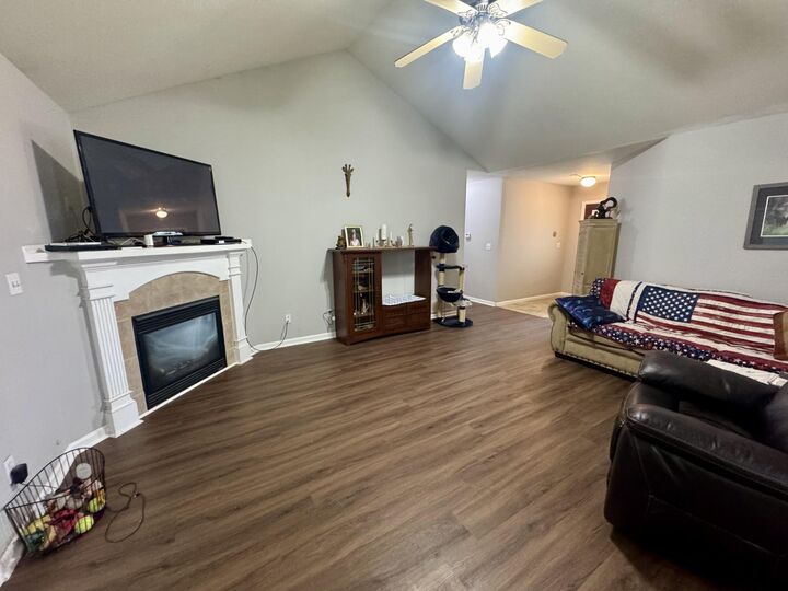 Property Photo: 5006 Sandstone Dr MO 65202