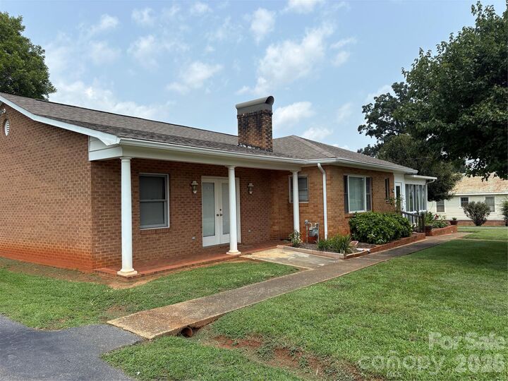 Property Photo: 1308 Salem Road NC 28655