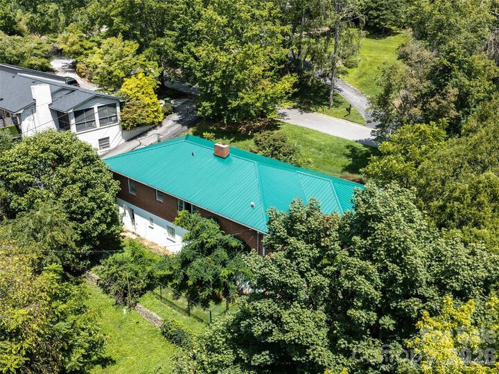 Property Photo: 150 Stratford Road NC 28804