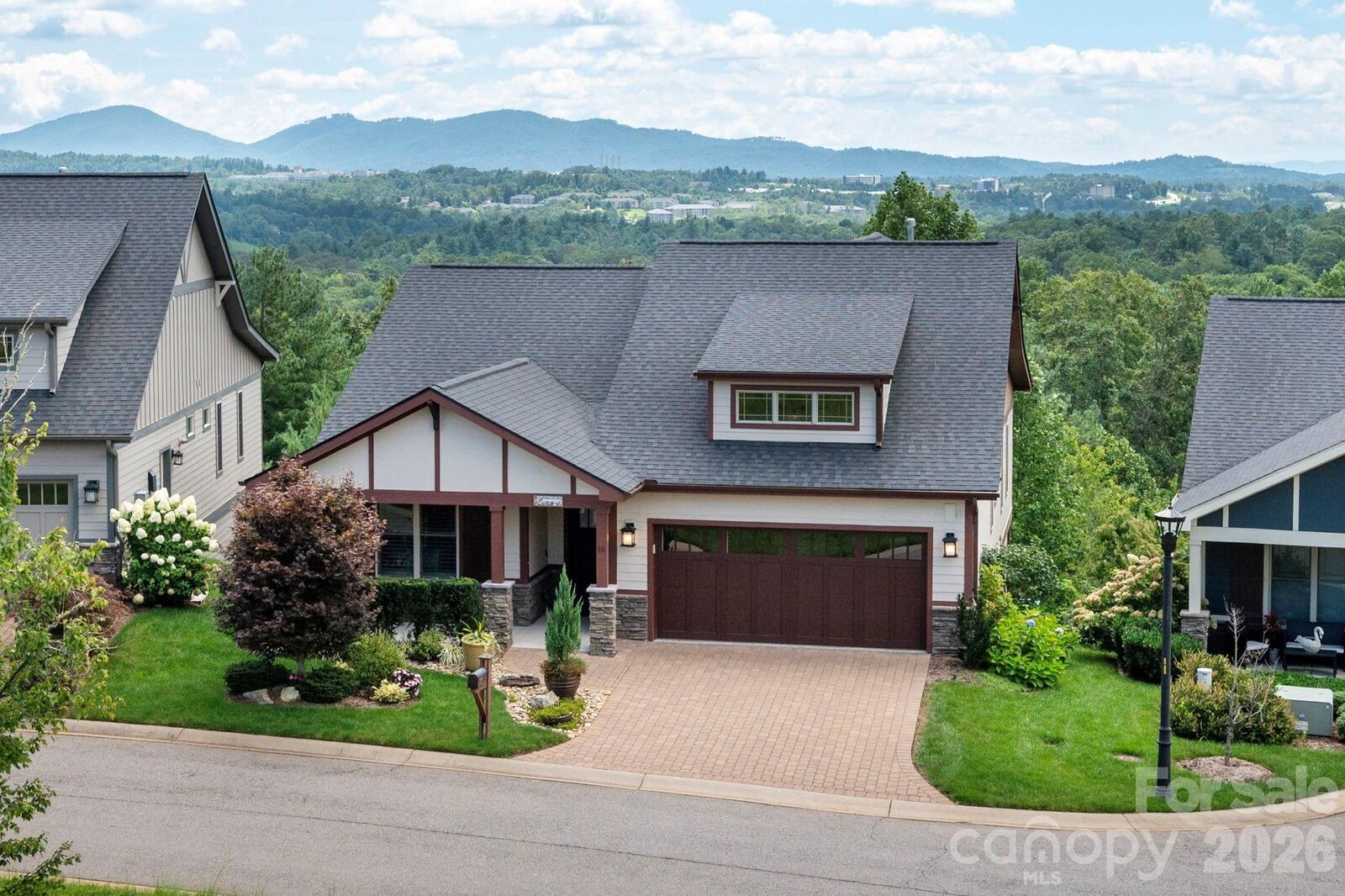 Property Photo: 16 Britton Knoll Pass NC 28704