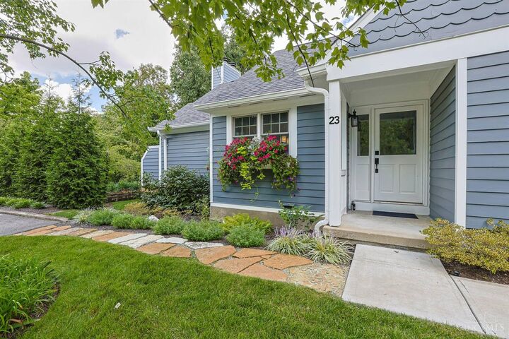 Property Photo:  23 Greenhouse Lane  OH 45209 