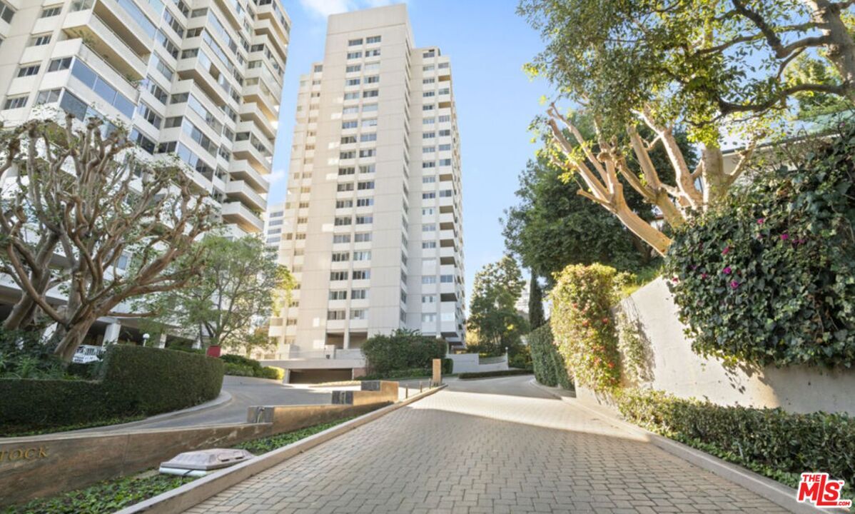 Property Photo:  865 Comstock Ave, Unit 9E  CA 90024 