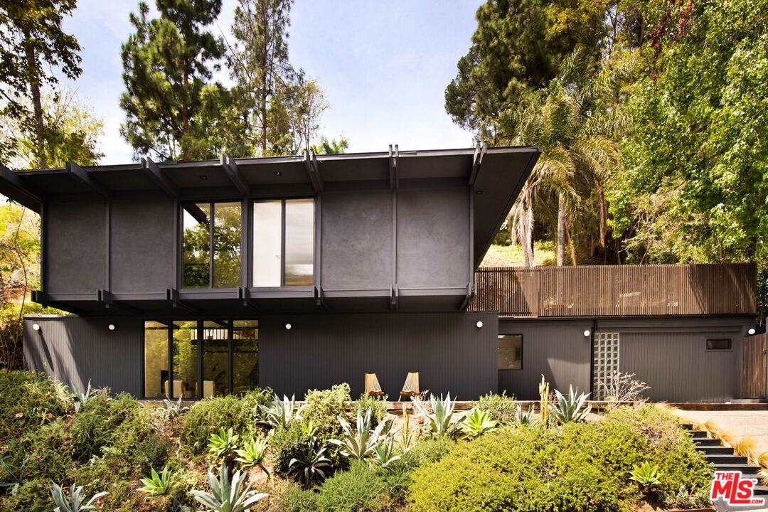 Property Photo: 5649 Valley Oak Dr CA 90068