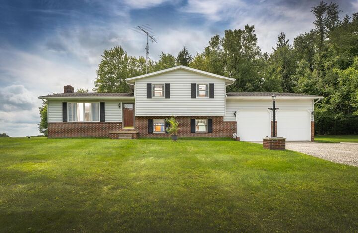 Property Photo: 29468 New Castle Road OH 43843