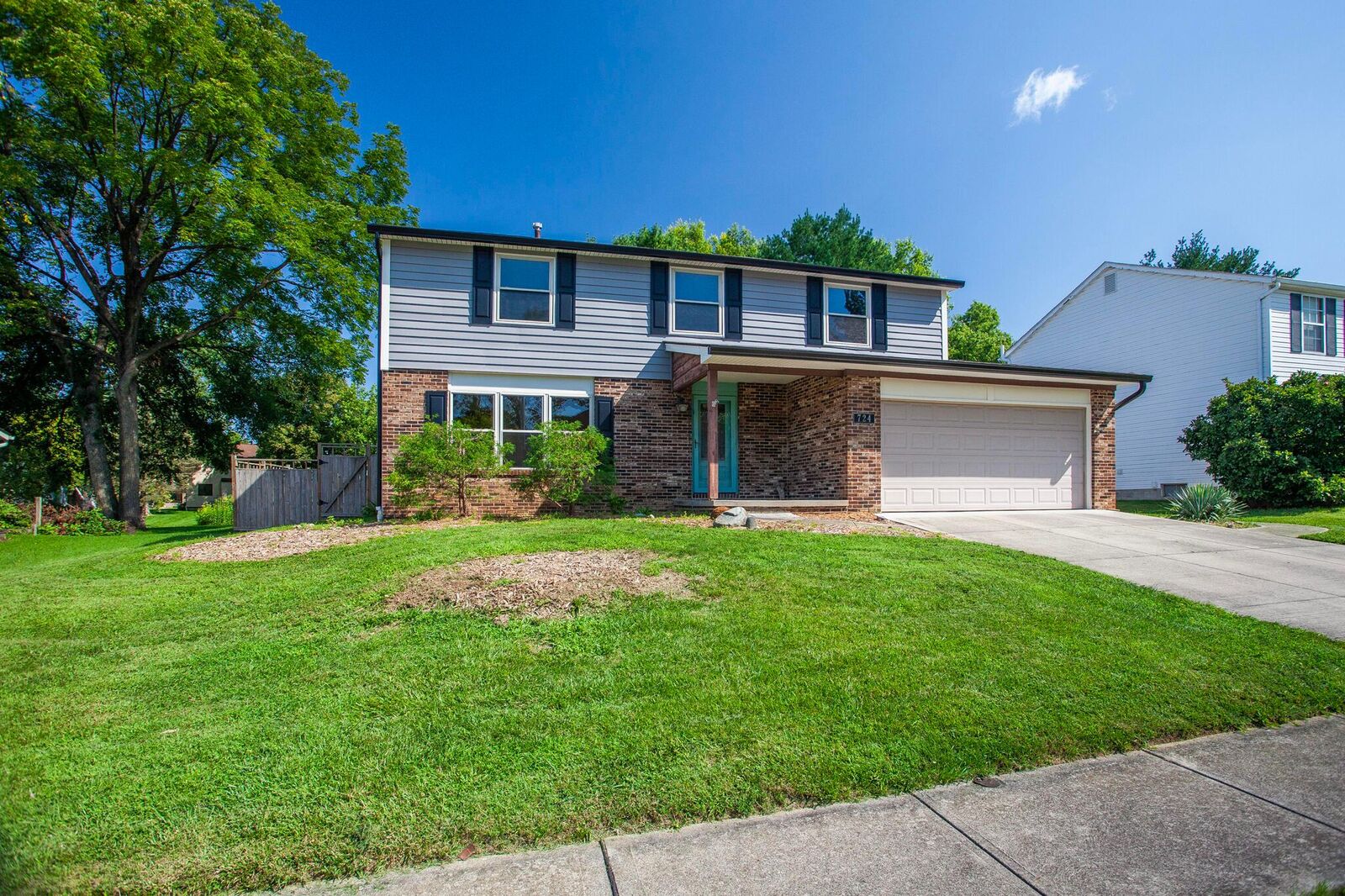 Property Photo: 724 Hunters Run OH 43230
