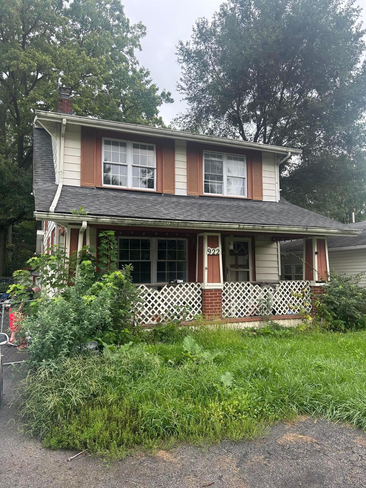 Property Photo:  922 Whitethorne Avenue  OH 43223 