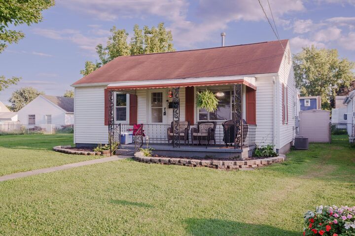 Property Photo:  1430 E Mulberry Street  OH 43130 