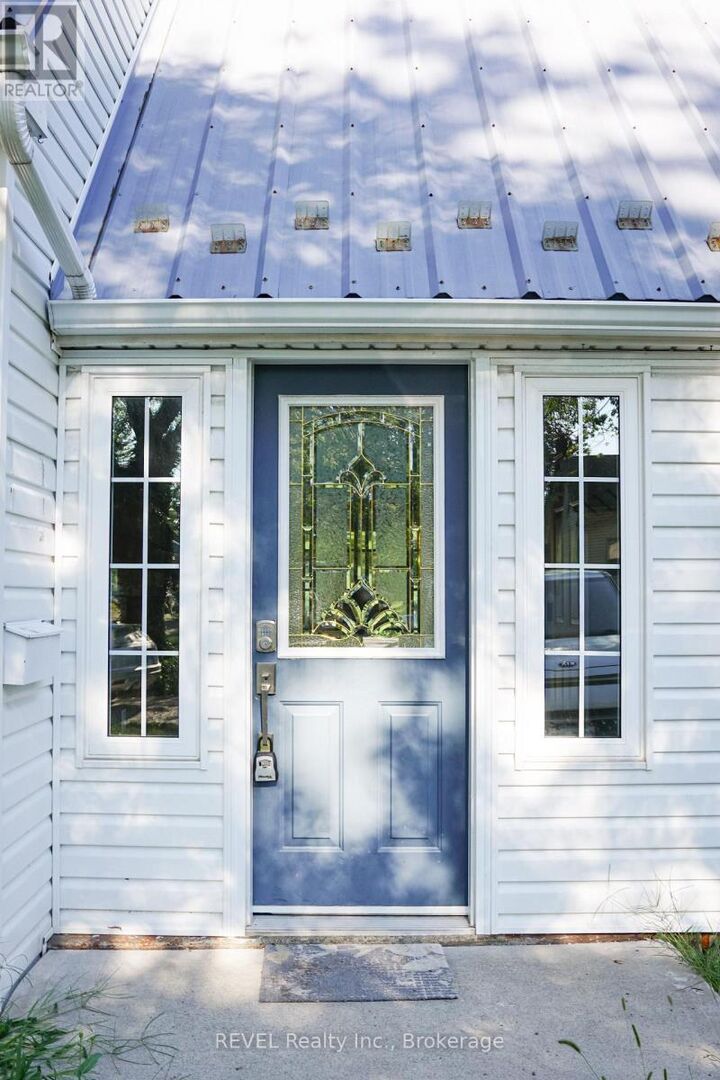 Property Photo: 3204 Saint Paul Avenue Main Floor ON L2J 2M1