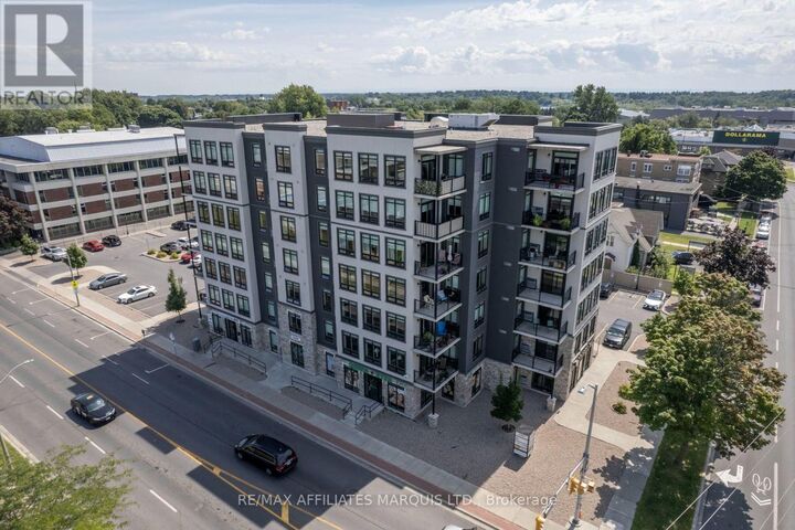Property Photo:  108 Second Street East 401  ON K6H 3H1 