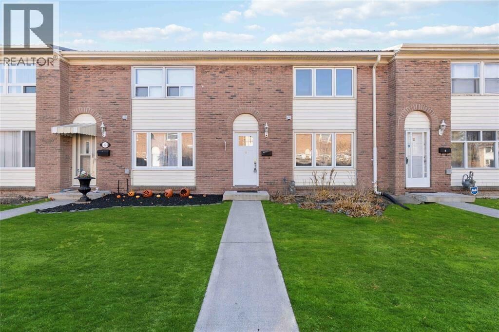 Property Photo:  885 Carleton Place 3  ON N7T 3V8 