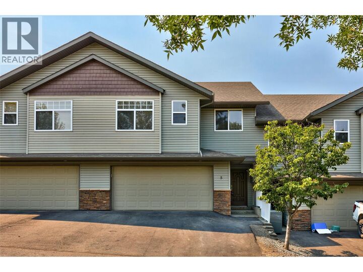 2046 Robson Place 5 — photo 1
