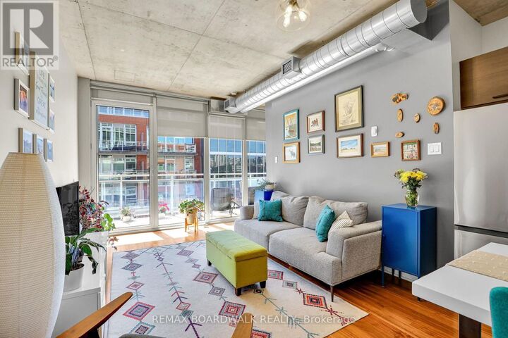 Property Photo:  349 McLeod Street 524  ON K2P 0S1 