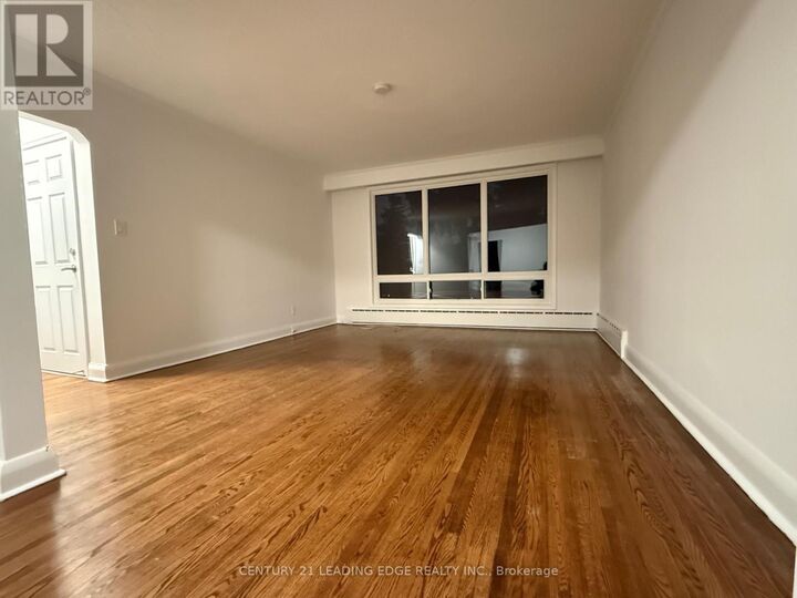 Property Photo:  426 Arlington Avenue Unit #2  ON M6C 3A2 