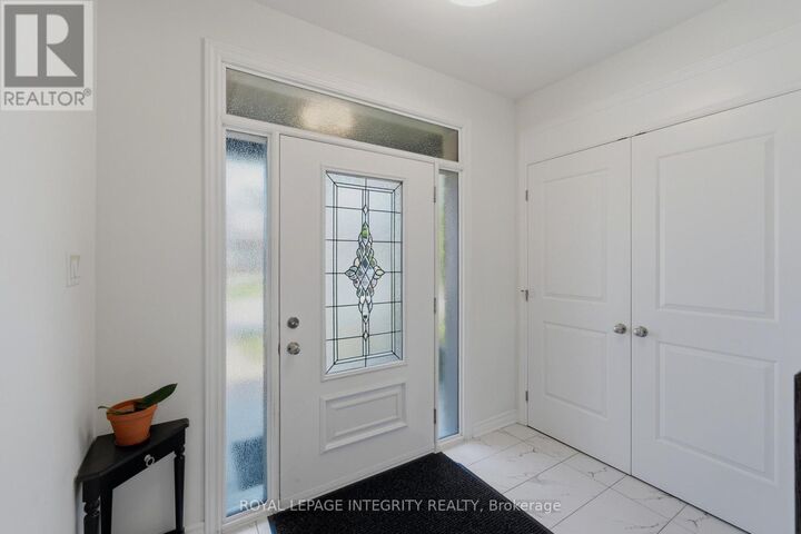Property Photo:  43 Cento Way  ON K2S 0W4 