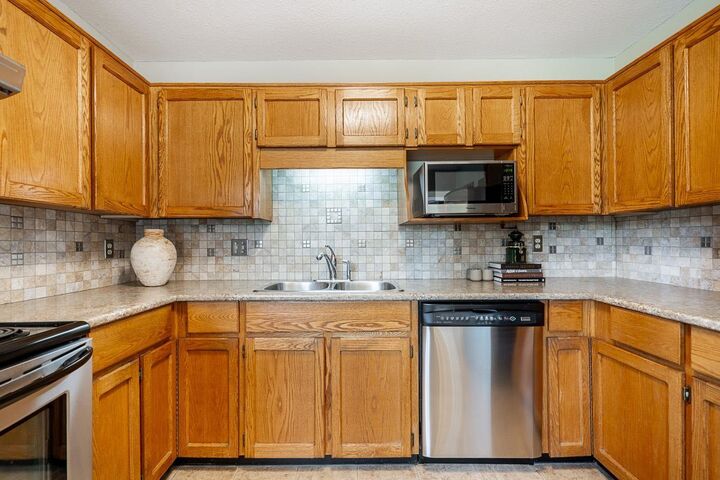 Property Photo:  2989 Trafalgar Street 7  BC V2S 7X9 