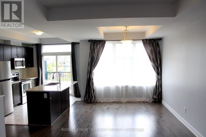Property Photo: 228 Halyard Way ON K2S 1B9