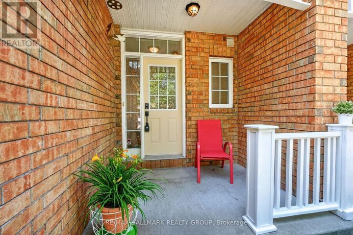 Property Photo:  24 Gray Crescent  ON K2K 3J6 