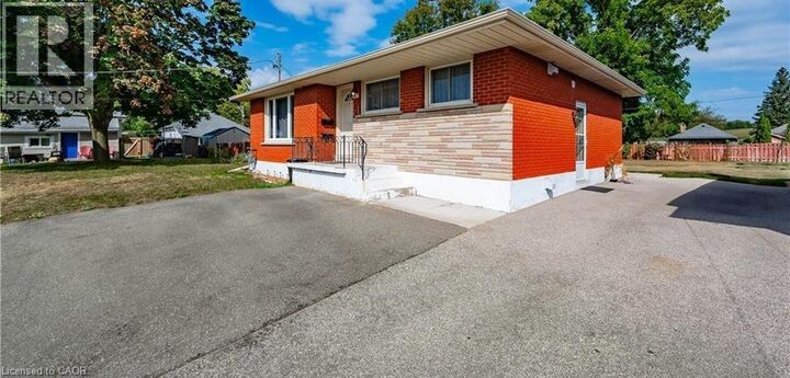 236 Bruce Street Upper — photo 1