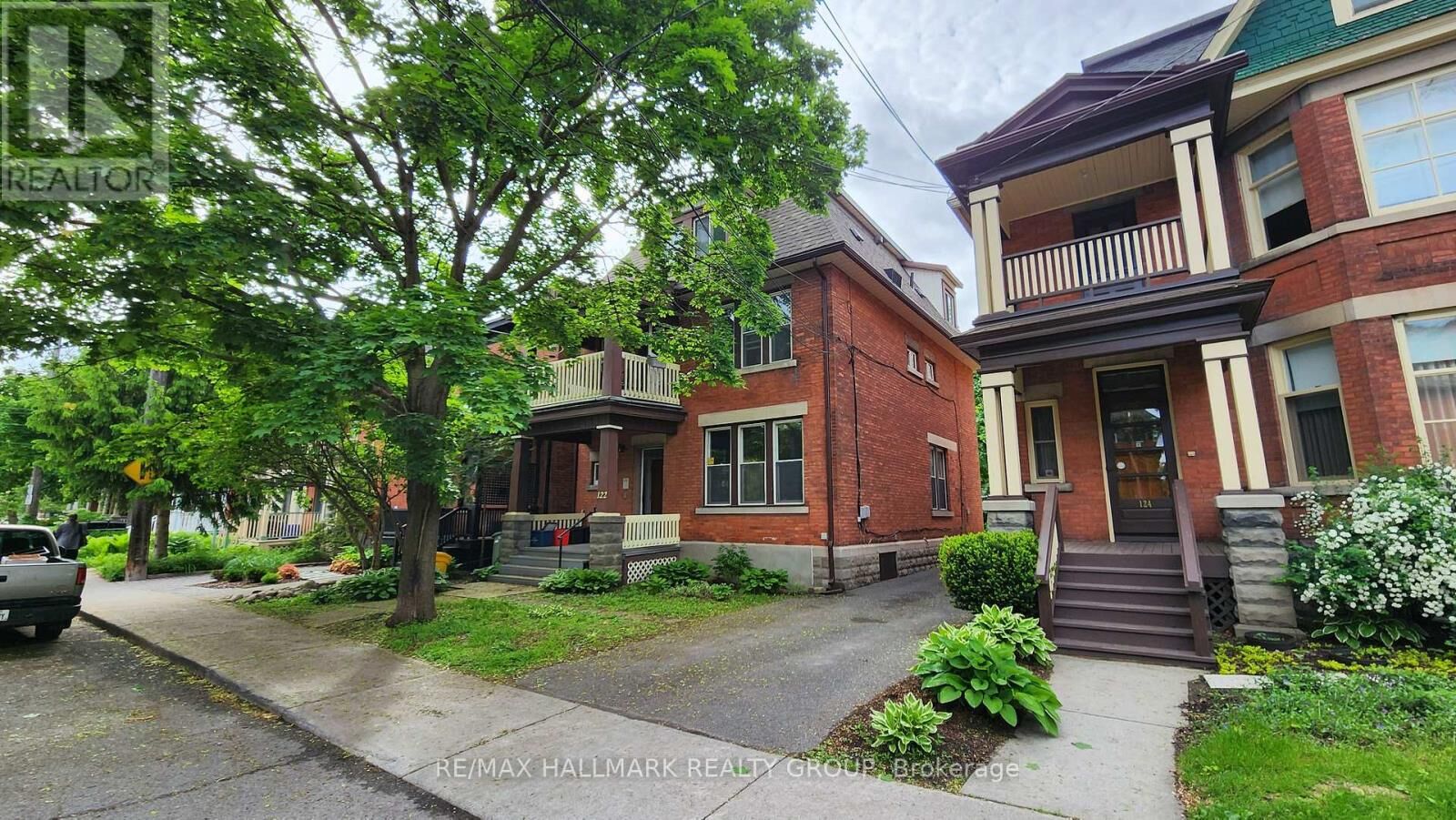Property Photo:  122 Fourth Avenue 3  ON K1S 2L4 