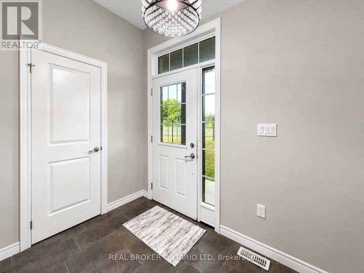 Property Photo:  1054 Oakcrossing Gate  ON N6H 0E9 
